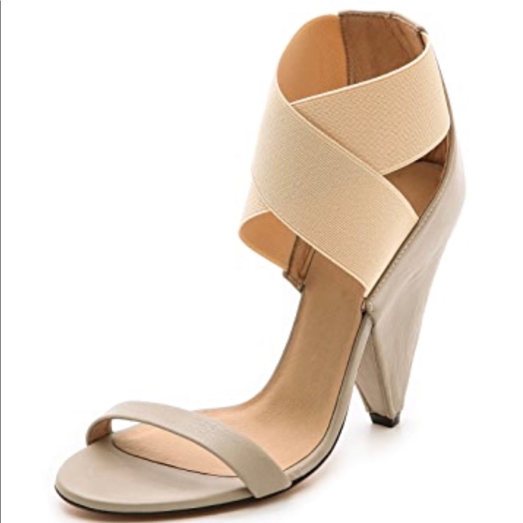 I R O Sandal